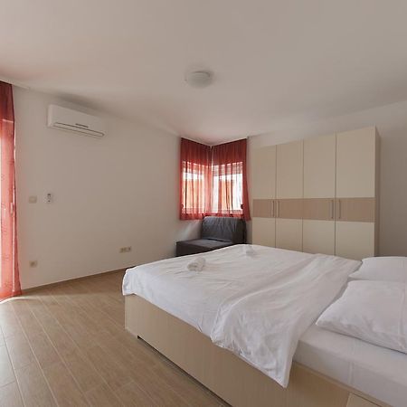Apartments Villa Klara Baška Voda Екстериор снимка