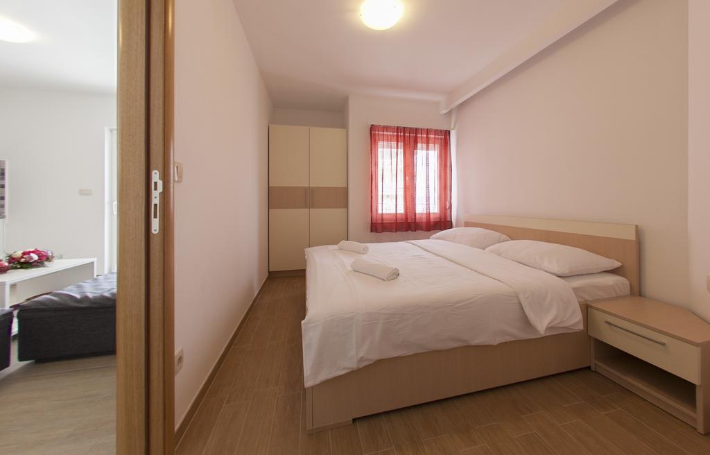 Apartments Villa Klara Baška Voda Екстериор снимка